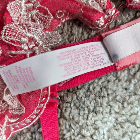 Victoria secret Bright Pink Lace Floral Back Closure Bra Size 32D - Picture 4 of 8